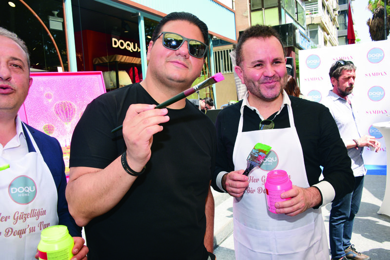 Özel koleksiyon için ünlü isimler ressam oldu