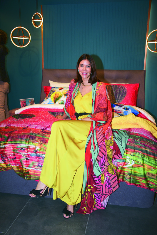 Özel koleksiyon için ünlü isimler ressam oldu