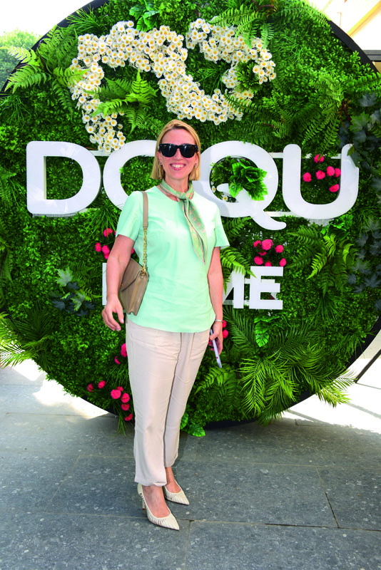 Özel koleksiyon için ünlü isimler ressam oldu