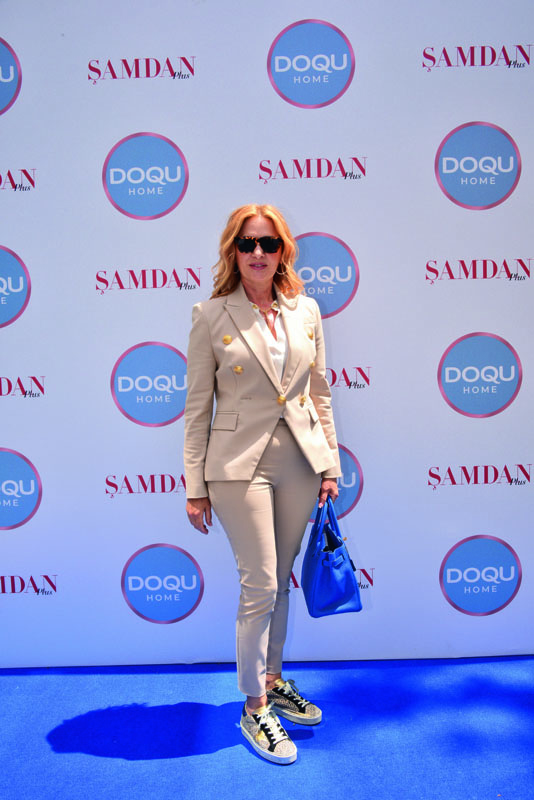 Özel koleksiyon için ünlü isimler ressam oldu