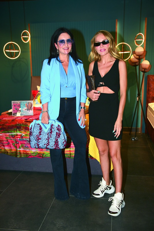 Özel koleksiyon için ünlü isimler ressam oldu