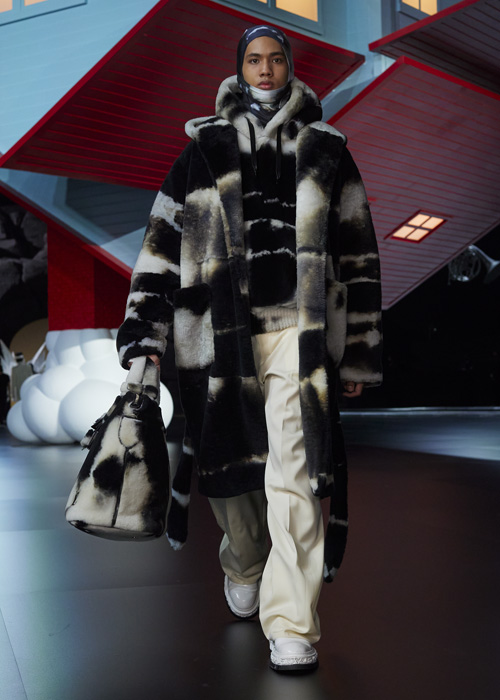 Louis Vuitton Erkek Sonbahar-Kış 2022 Koleksiyonu Bangkok'ta!