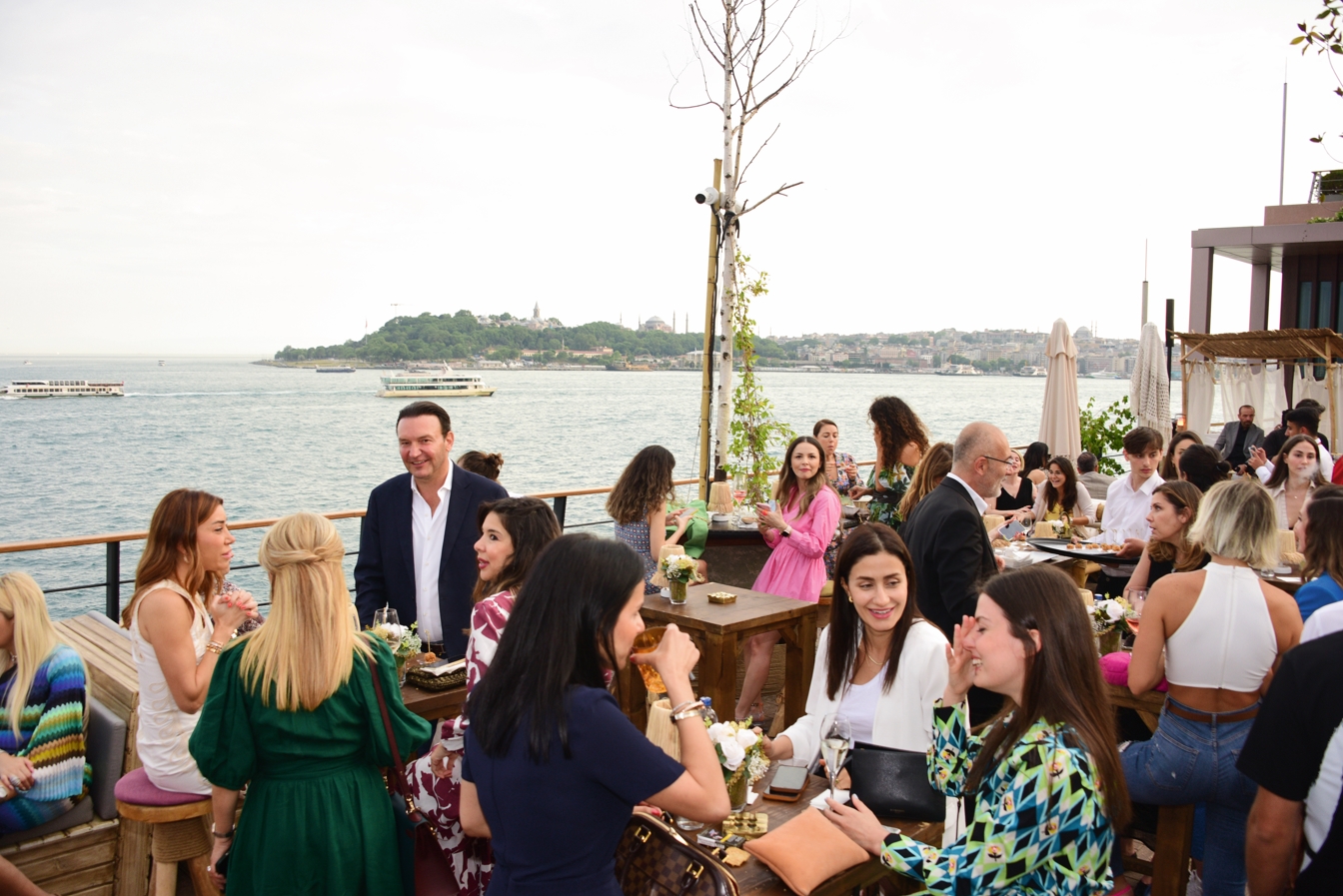 Şamdan Plus’tan görkemlı ‘Yaza Merhaba’ davetı