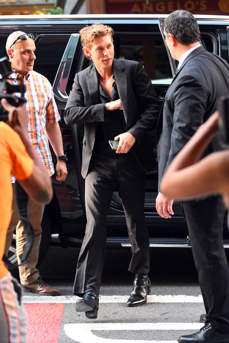 Austin Butler'ın “Elvis” Turuna Yakın Bakış