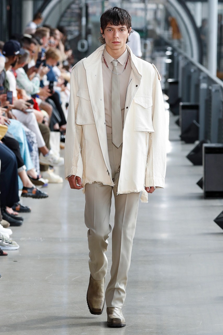 John Elliott İlkbahar/Yaz 2023 için "İnanç Sıçrayışı" Yaptı