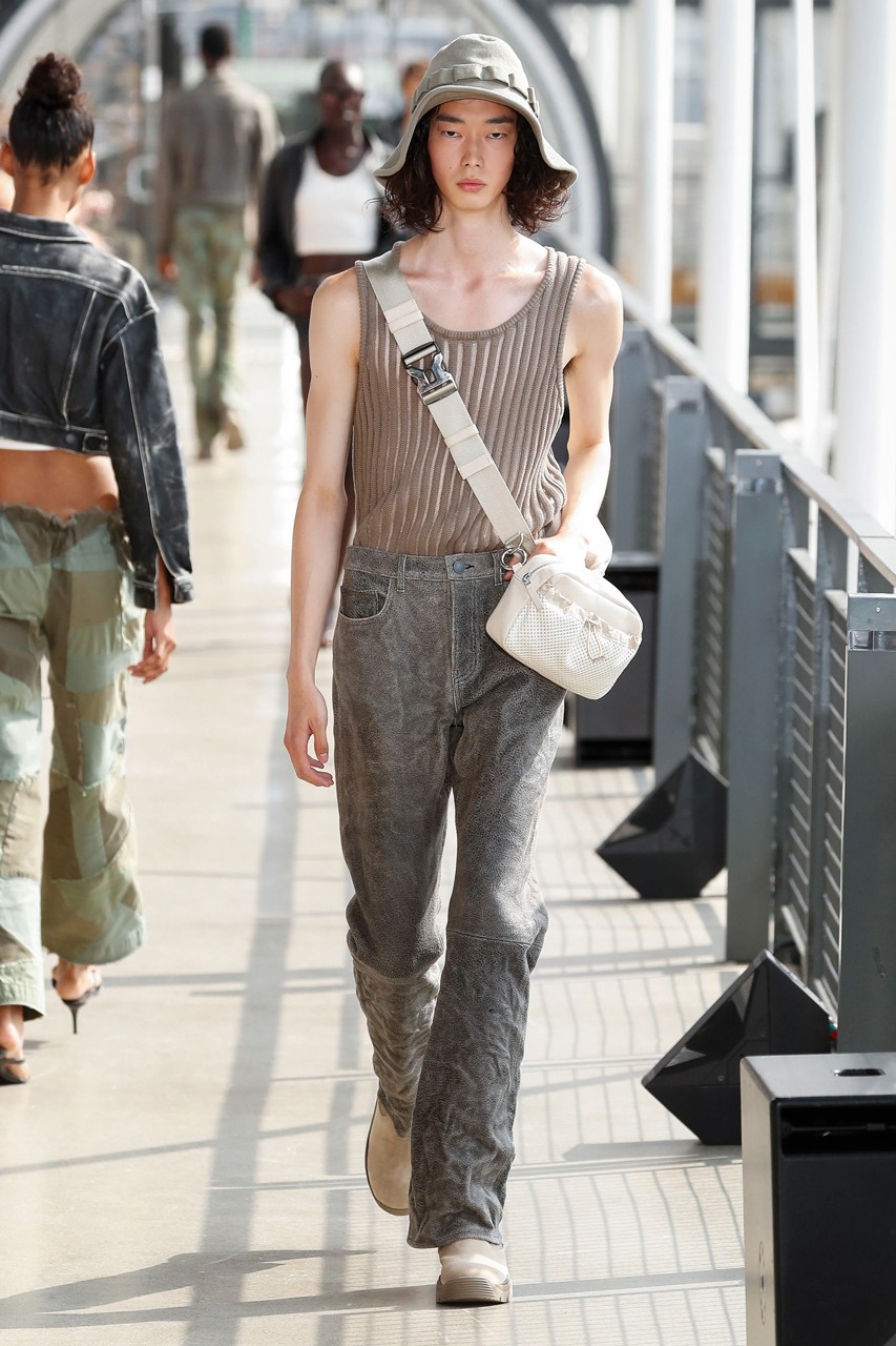 John Elliott İlkbahar/Yaz 2023 için "İnanç Sıçrayışı" Yaptı