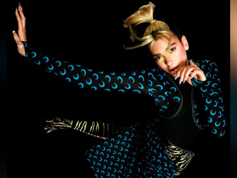 27 yaşına özel 27 fotoğrafla Dua Lipa