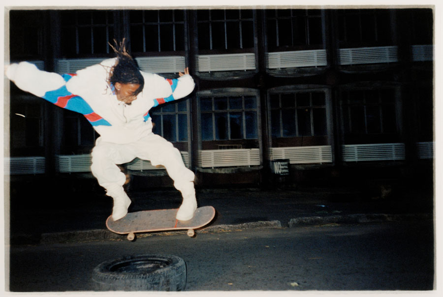 Tems ile Tommy Hilfiger Sonbahar 2022