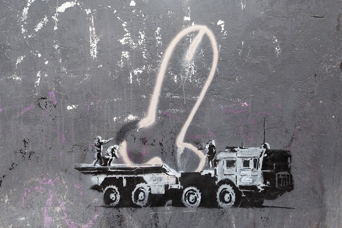 Banksy Ukrayna'da yedi yeni duvar resmiyle ortaya çıktı
