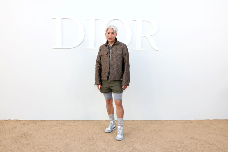 Kim Jones imzalı Dior Erkek Sonbahar 2023 Defilesinde Yıldızlar Geçidi