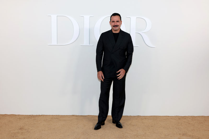 Kim Jones imzalı Dior Erkek Sonbahar 2023 Defilesinde Yıldızlar Geçidi