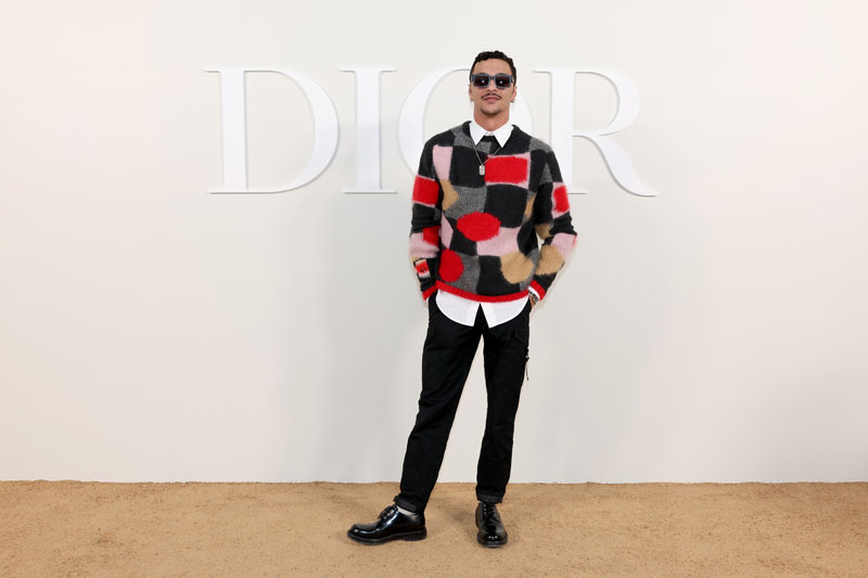 Kim Jones imzalı Dior Erkek Sonbahar 2023 Defilesinde Yıldızlar Geçidi