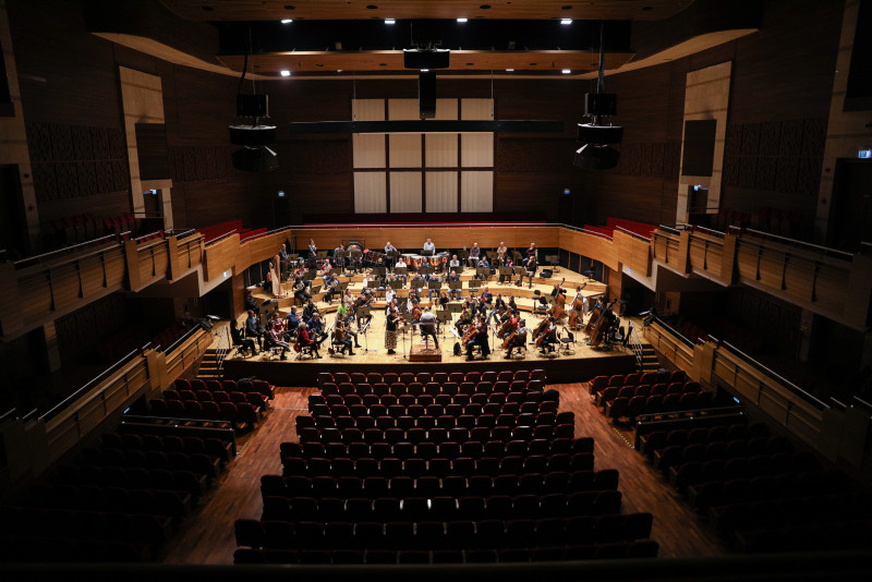 Japon violist Shimizu Ahmet Adnan Saygun'un eserini seslendirecek