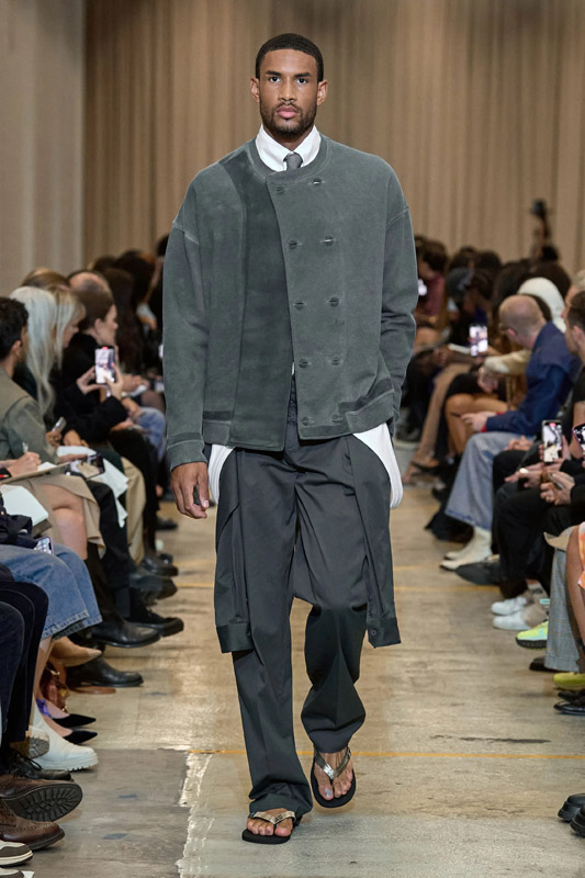 Burberry İlkbahar Yaz 2023 Koleksiyonu