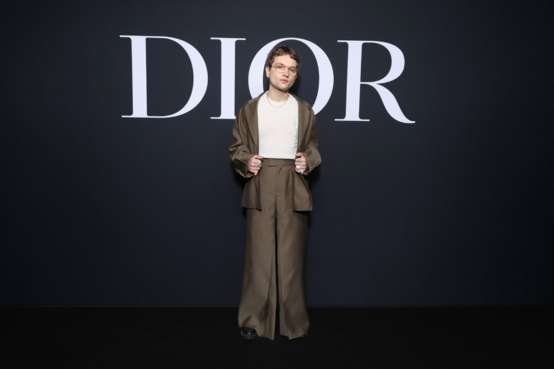 DIOR Kış 2023-24 defilesinde yıldız geçidi