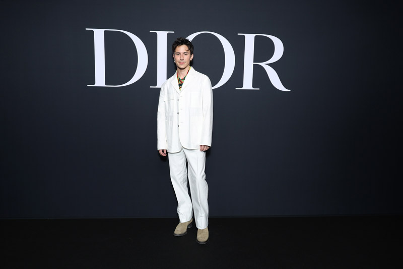 DIOR Kış 2023-24 defilesinde yıldız geçidi