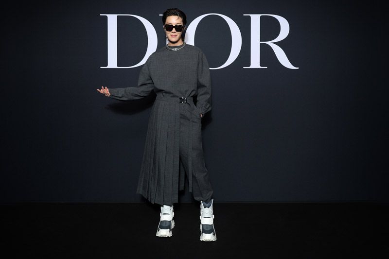 DIOR Kış 2023-24 defilesinde yıldız geçidi