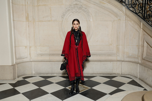 Bol Yıldızlı Dior Couture Yaz 2023 Defilesi