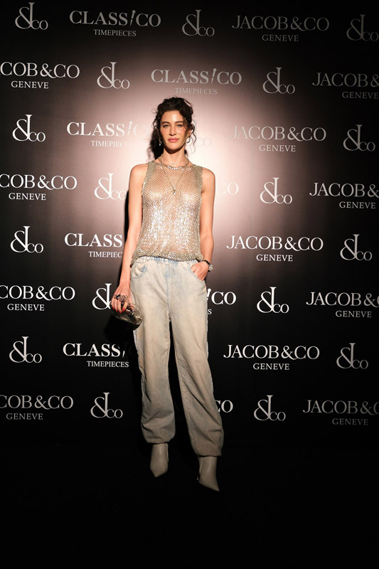 Lüks Saat Mağazasına Ünlü Akını