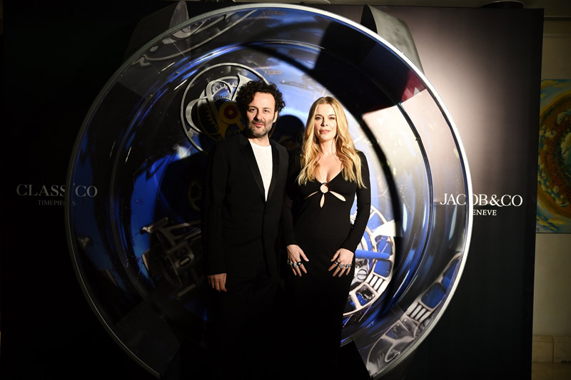 Lüks Saat Mağazasına Ünlü Akını