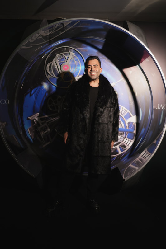 Lüks Saat Mağazasına Ünlü Akını