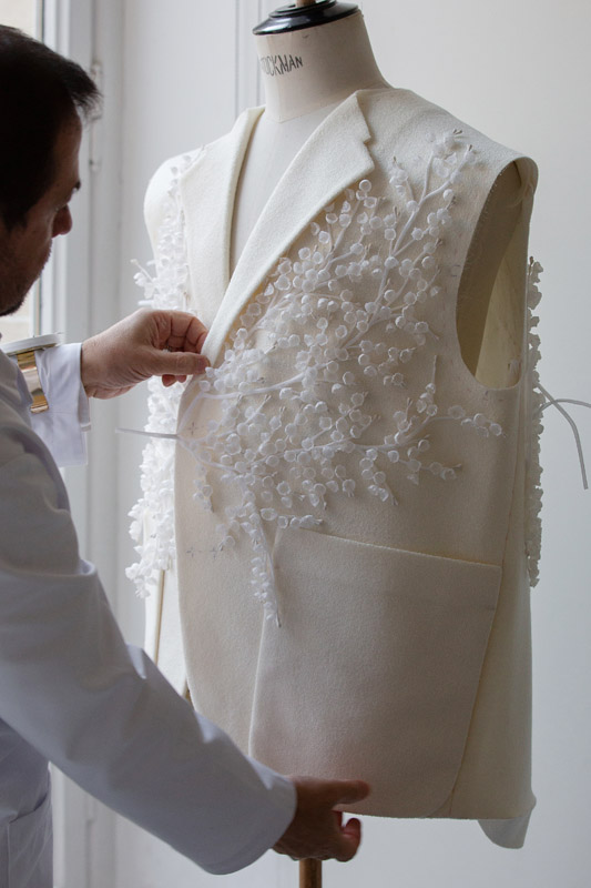 Dünyada yalnızca 6 adet satışa sunulacak: Lily of the Valley ceket