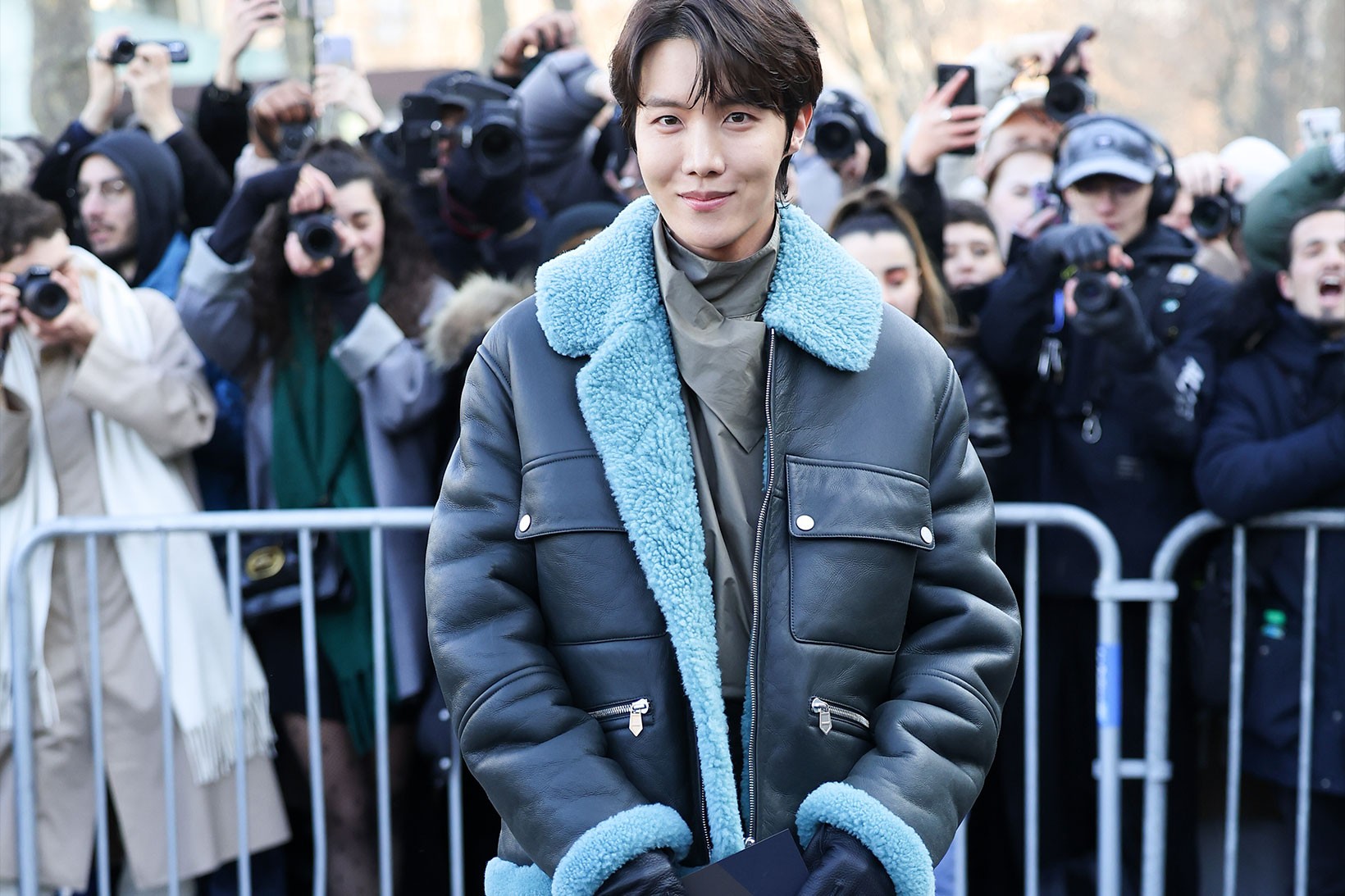 K-Pop Yıldızları Moda Haftasını Devralıyor