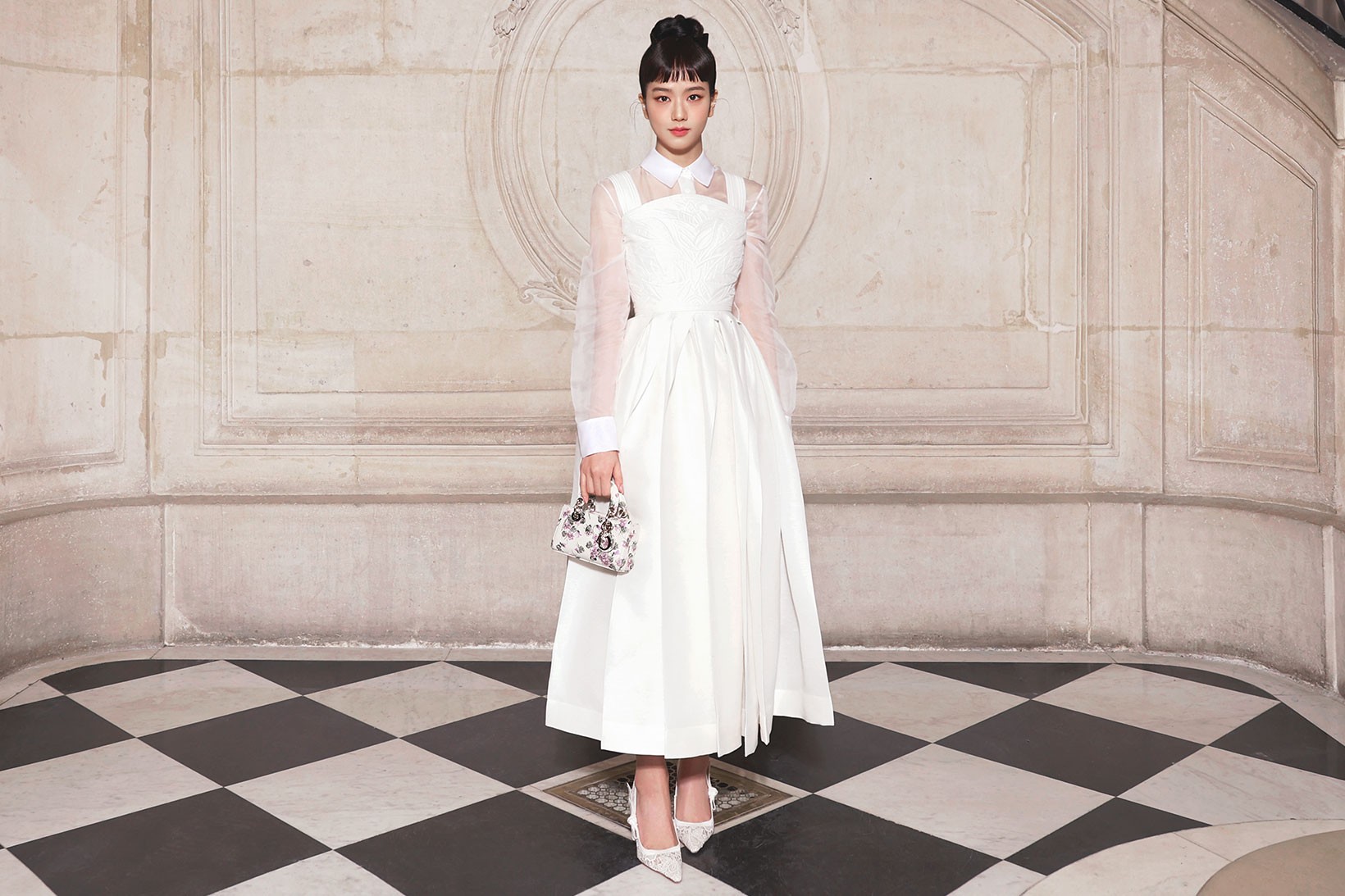 K-Pop Yıldızları Moda Haftasını Devralıyor