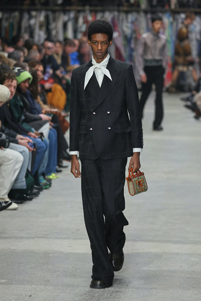 Erkekler Sonbahar/Kış 2023 Podyumlarından 6 Trend