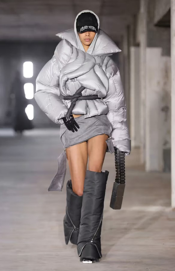 HELIOT EMIL Paris'i Ateşe Verdi