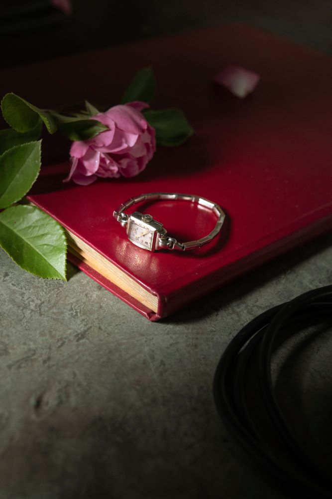 Christopher Nolan’ın heyecanla beklenen dönem filmi Oppenheimer’ın vintage saatleri Hamilton’dan tedarik edildi.