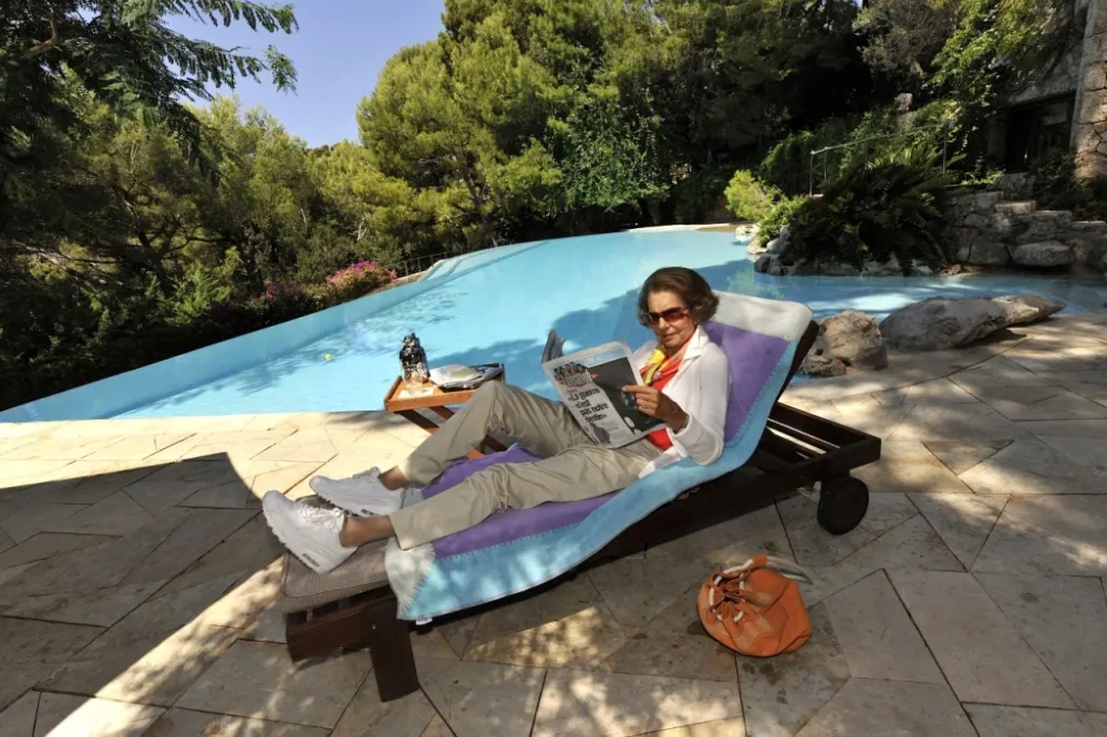 The Billionaire, the Butler and the boyfriend (mini belgesel dizi)