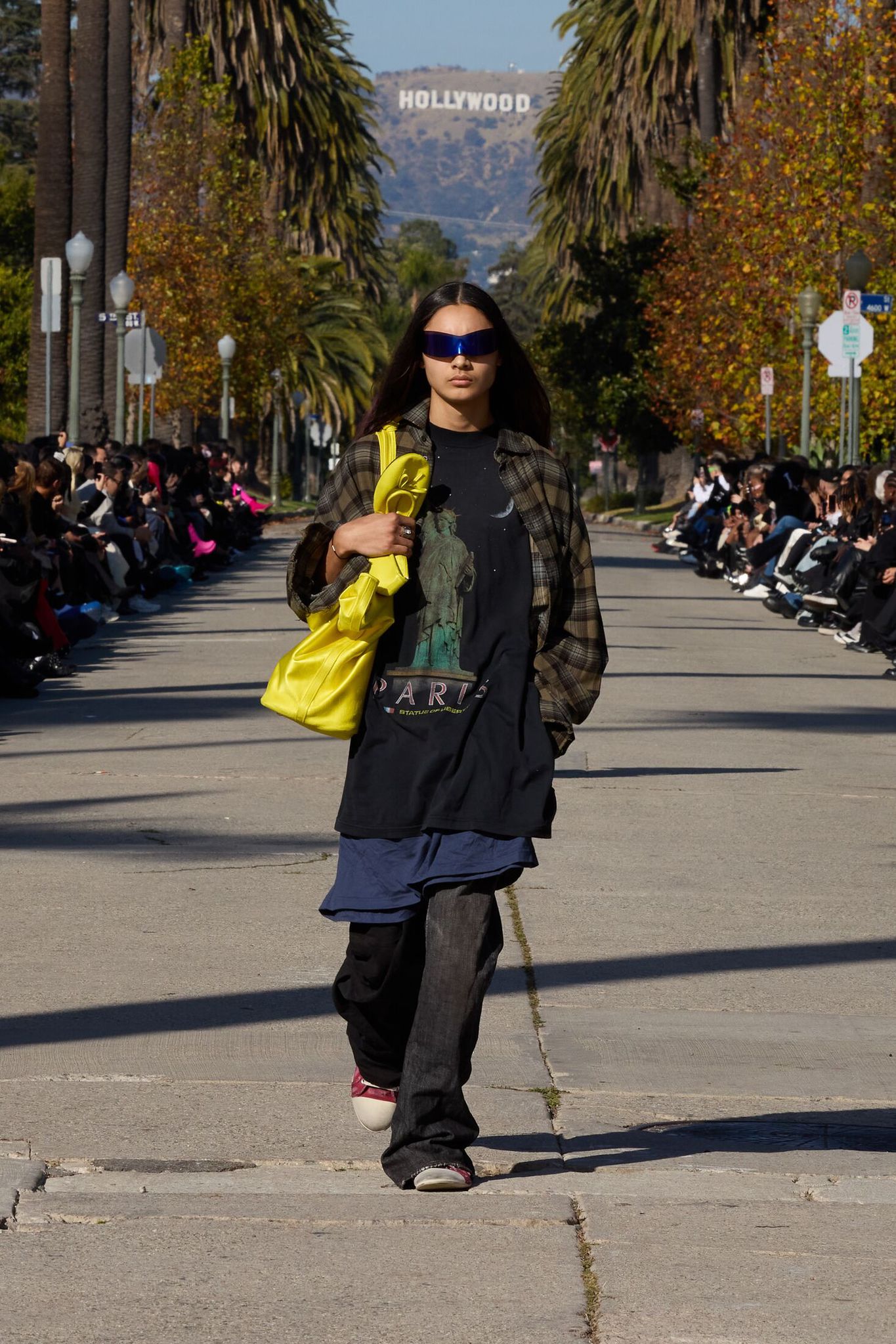 Balenciaga’nın Sıradışı Merceğinden: Bir Ünlünün Los Angeles Günlüğü