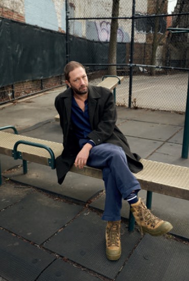 Çatalları İyi Kurula, Kuzen