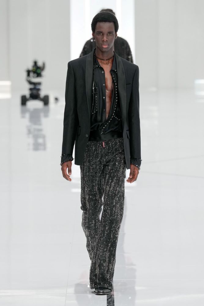 DSQUARED2’dan Başkalaşım Deneyi