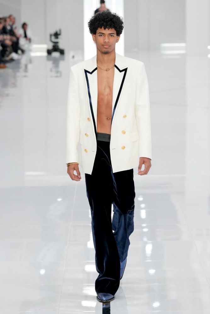 DSQUARED2’dan Başkalaşım Deneyi