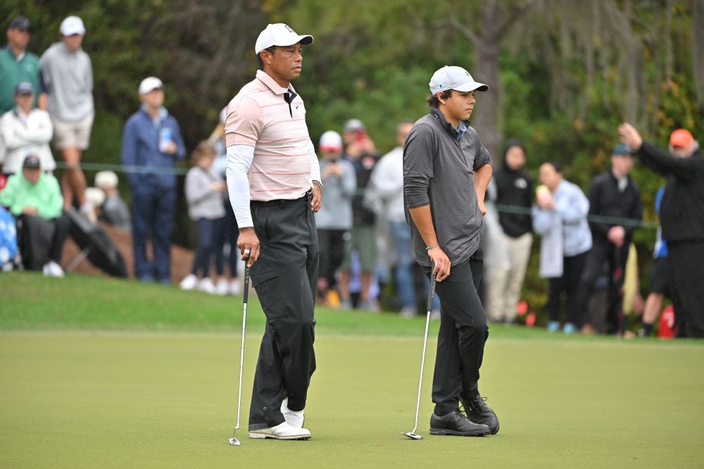 Tiger Woods Yeşil Sahalara Dönüyor