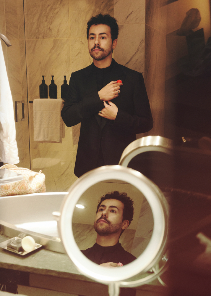 Ramy Youssef'in Oscar Görünümü, Farklı Dünyaları Bir Araya Getiriyor