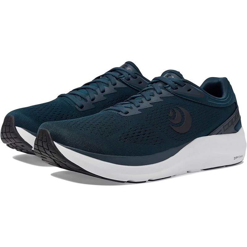 DÜZ AYAKLAR İÇİN EN PÜRÜZSÜZ YÜRÜYÜŞ AYAKKABILARI