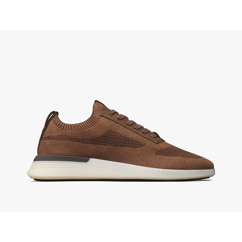 DÜZ AYAKLAR İÇİN EN ŞIK YÜRÜYÜŞ AYAKKABISI