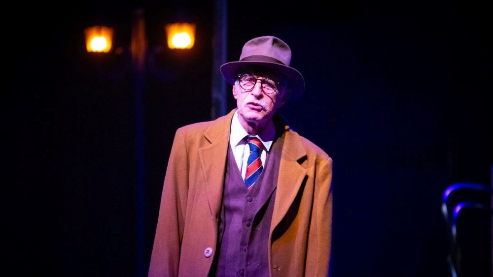 KÜRK MANTOLU MADONNA