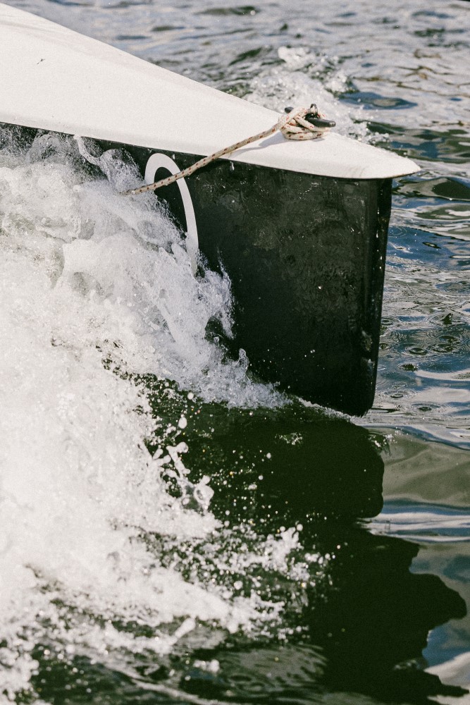 Riviera Chic Dress Code: Şıklığın Vazgeçilmez Dokunuşu