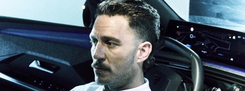 Esquire 206: Uraz Kaygılaroğlu