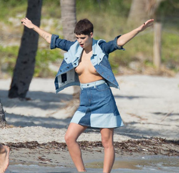 Pixie Geldof'tan sıcak pozlar