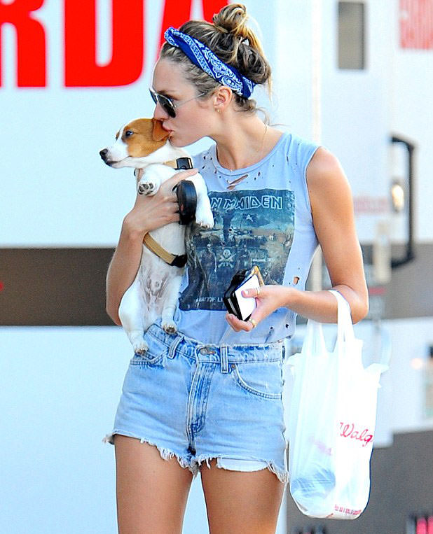 Candice’in köpeği olmak...