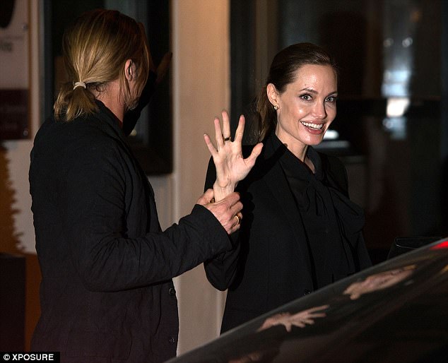 Doğum günü kutlamasına erken başladılar