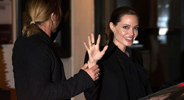 Doğum günü kutlamasına erken başladılar