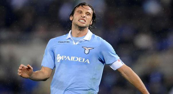 Mauri'ye 6 ay men cezası