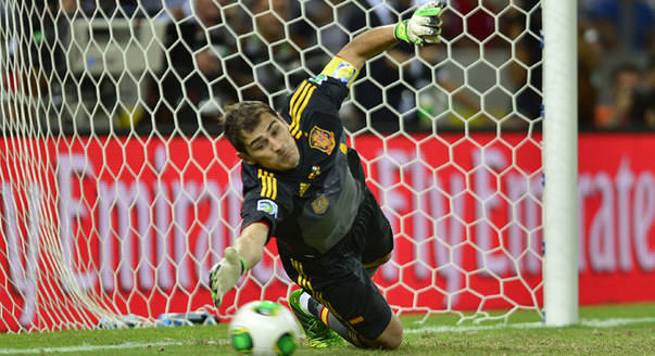 Arsenal, Casillas'ın peşinde!