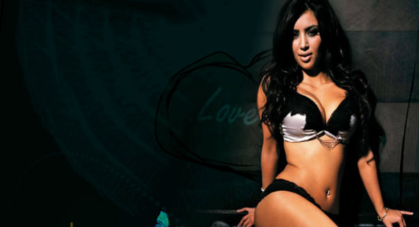 Kim Kardashian dayanamadı transparan giydi